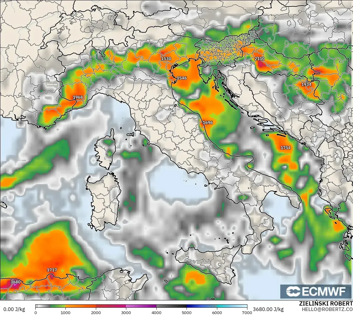 ECMWF IFS 0,25° modelo - Itália, CAPE