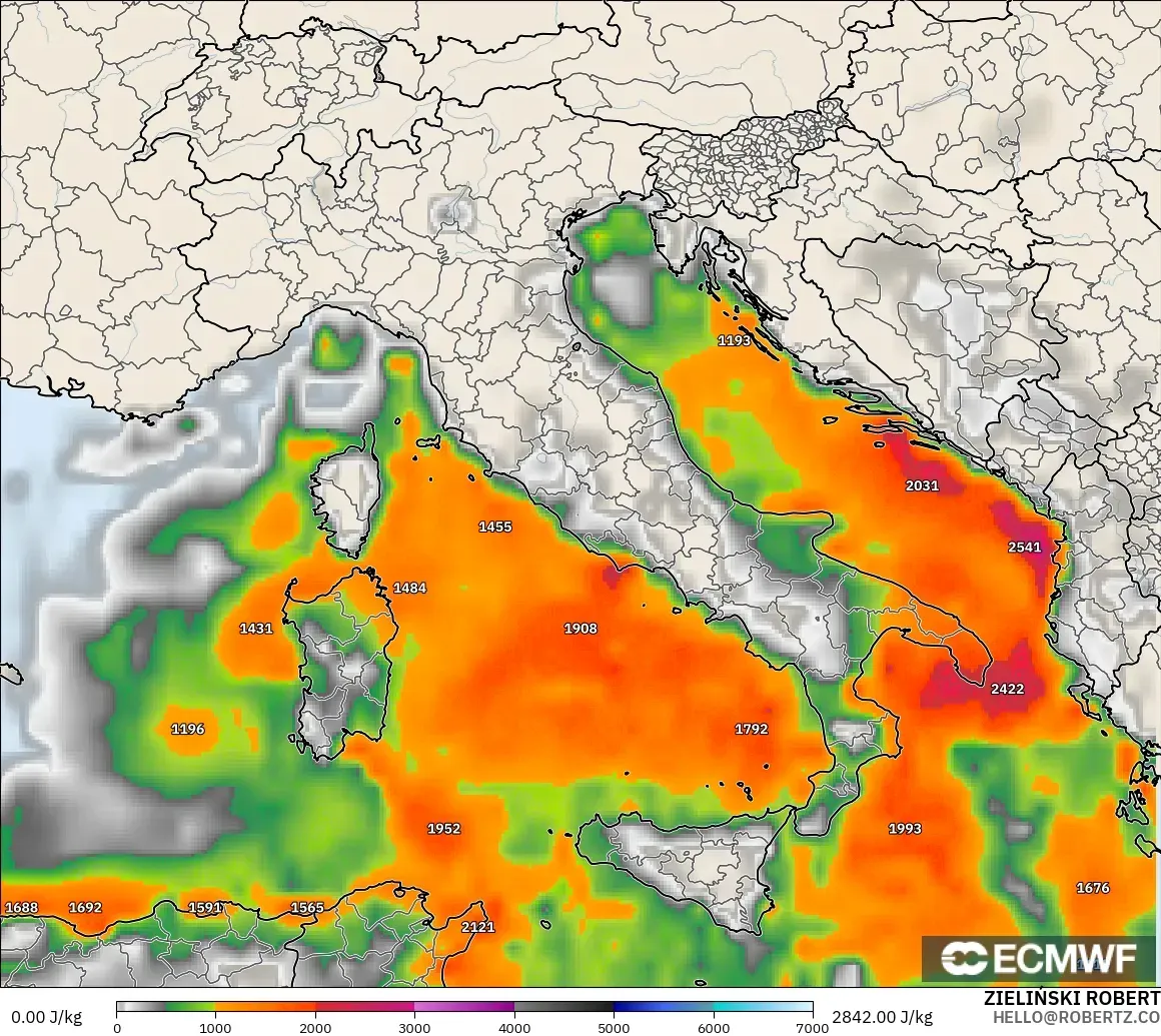 ECMWF IFS 0,25° modelo - Itália, CAPE